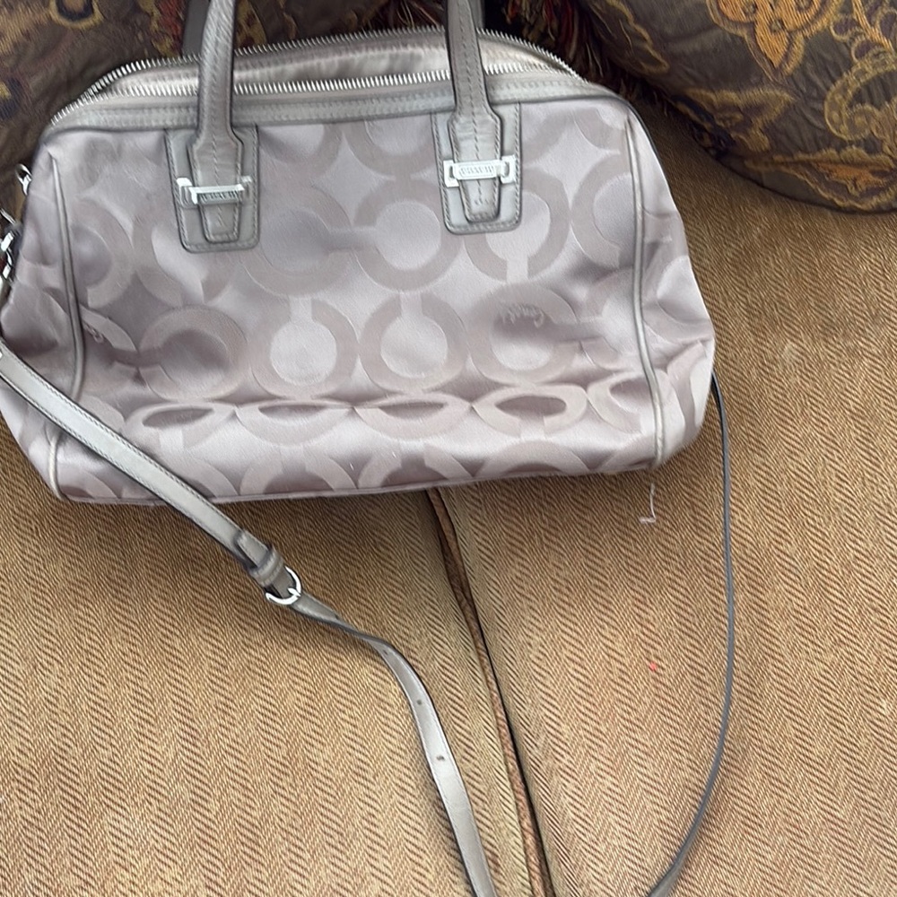 Coach Signature Satchel F25508 – Authentic, Lightly Used
